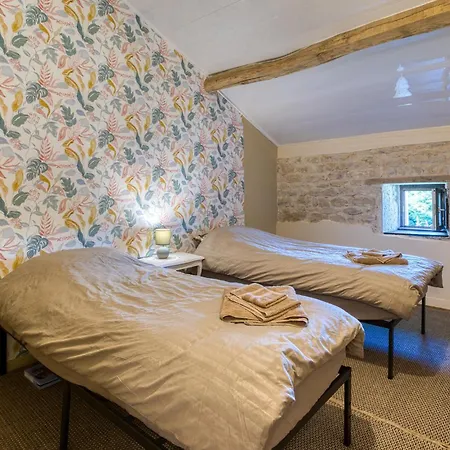 On A Vineyard * Savigne