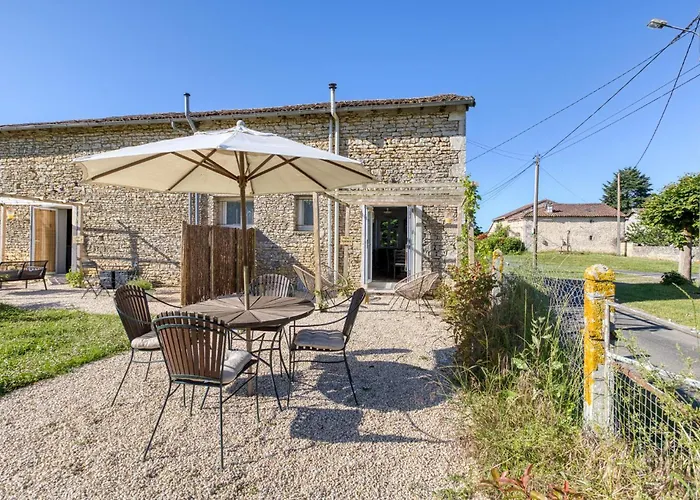 On A Vineyard Casa de Férias Savigne